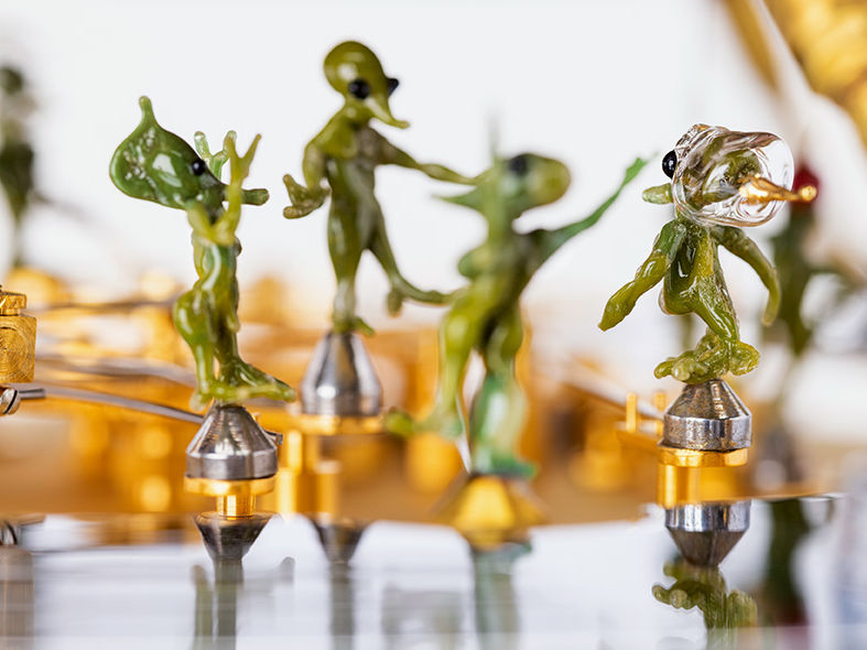 Logo Gastspiel: Miki Eletas Tischuhr Nr. 30 – BY 21Dez12ME