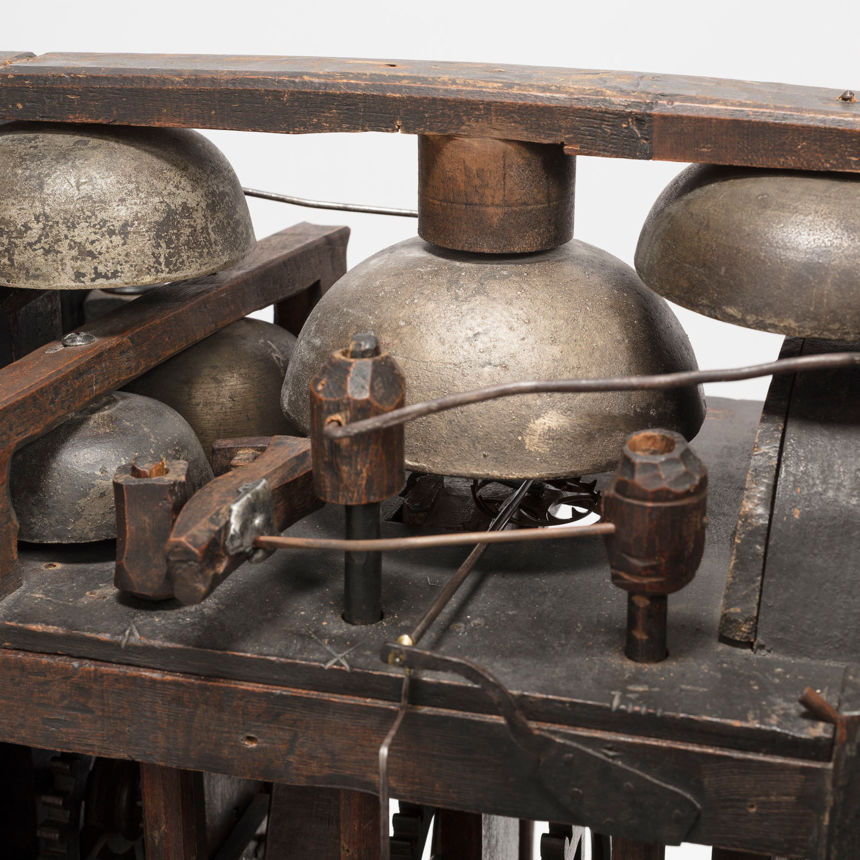 Astronomische Holzräderuhr