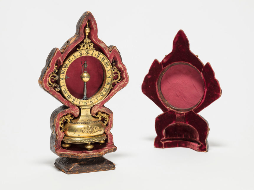 Kleine Renaissance-Tischuhr mit Etui