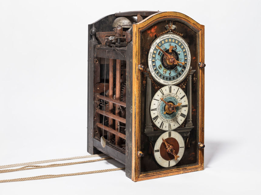 Astronomische Holzräderuhr