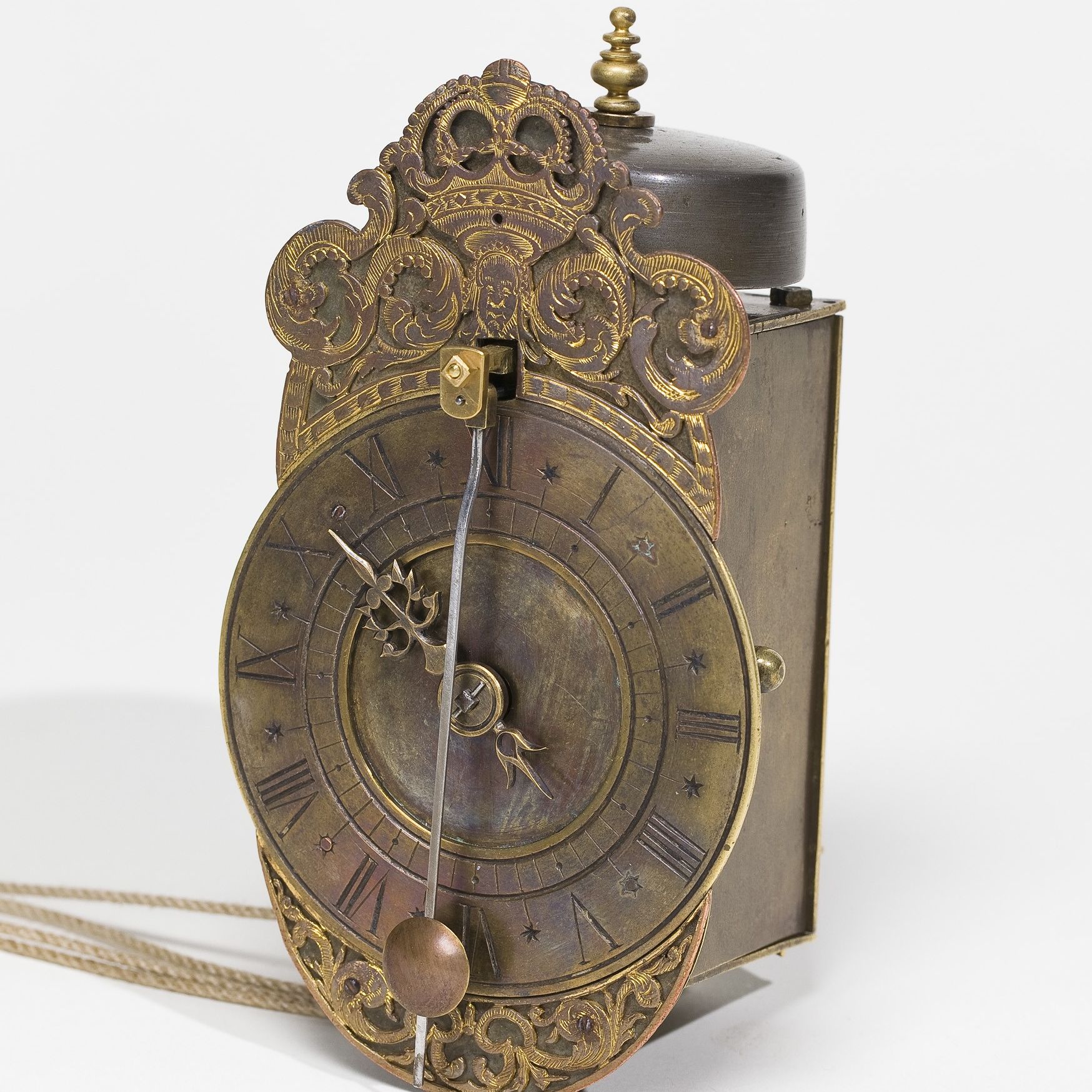 Museum am Mittag: Miniaturisierte Wanduhren